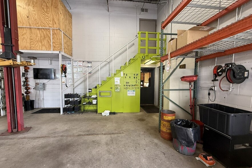 More Photos Of 3401 Highway 55, Eagan Warehouse For Lease