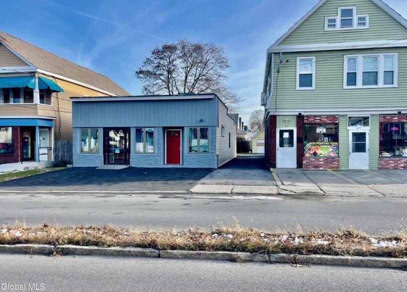 More Photos Of 606 Michigan Ave, Schenectady Storefront For Sale