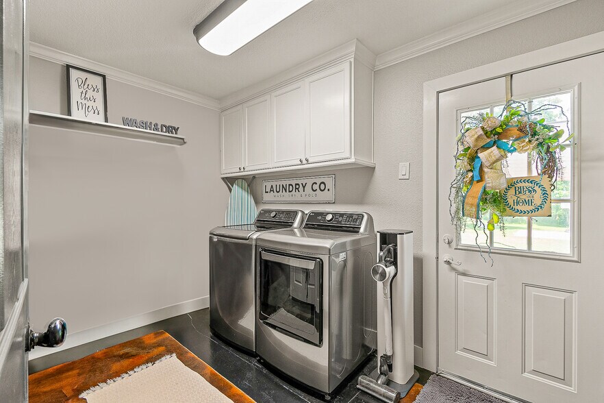 More Photos Of 5110 Treaschwig Rd, Spring Specialty For Sale