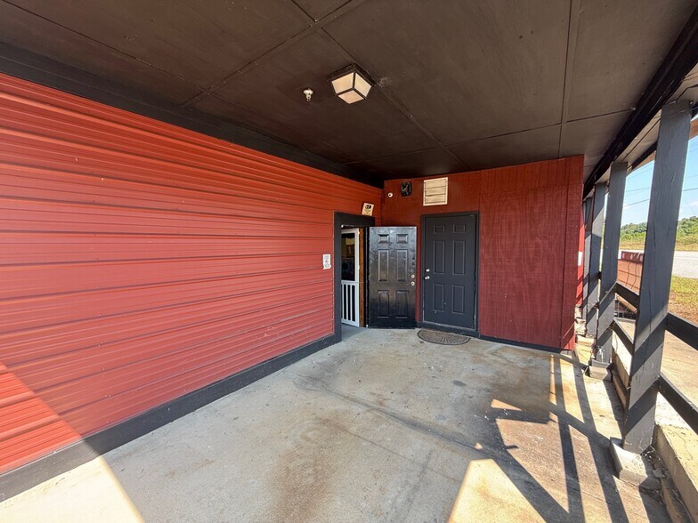 More Photos Of 11186 AL Highway 51, Opelika Storefront For Sale