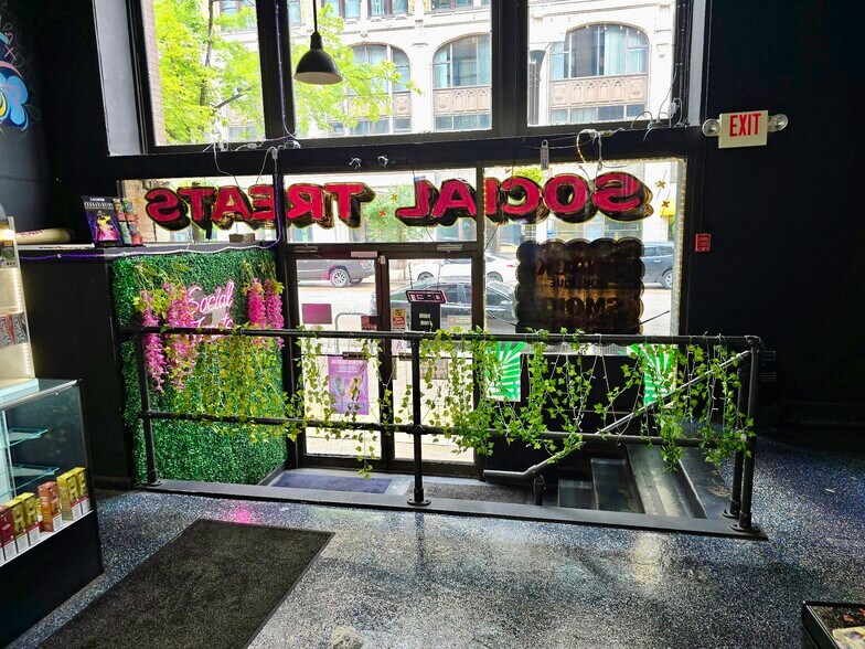 More Photos Of 1300 Washington Ave, Saint Louis Storefront For Sale