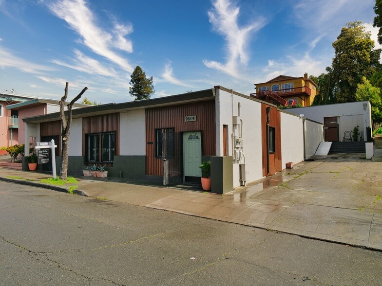 More Photos Of 9614-9616 MacArthur Blvd, Oakland Religious Facility For Lease