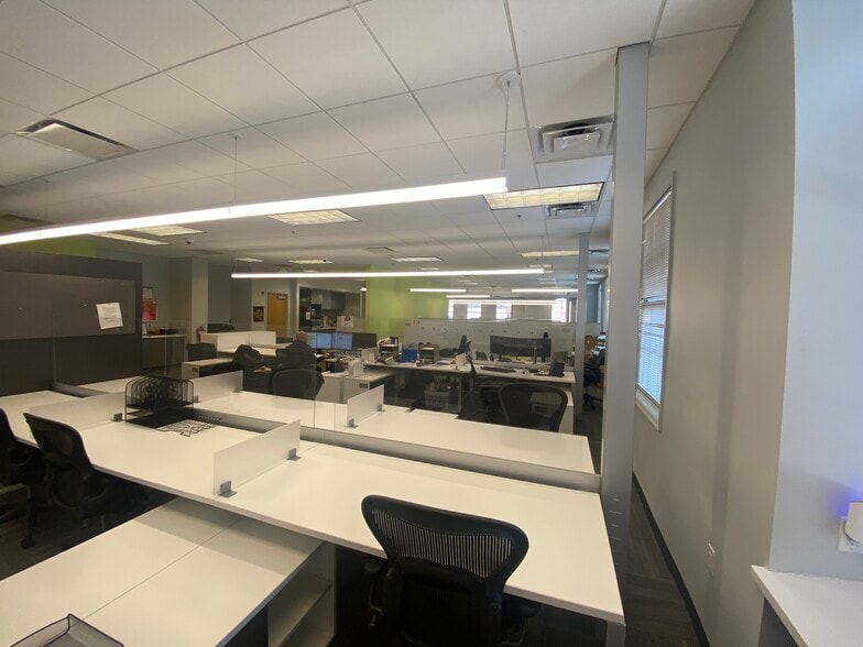 More Photos Of 3950 University Dr, Fairfax Office For Lease