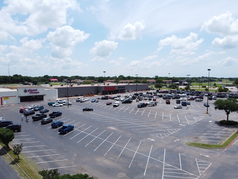 More Photos Of 3500 W 7th Ave, Corsicana Unknown For Lease