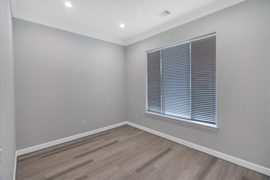 More Photos Of 7912 Preston Rd, Frisco General Retail For Lease