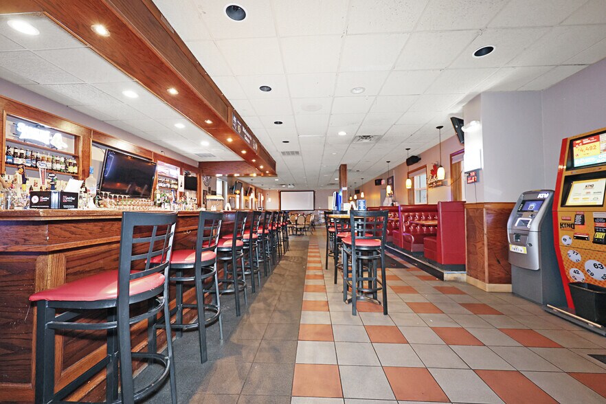 More Photos Of 128 Maple St, Manchester Restaurant For Sale