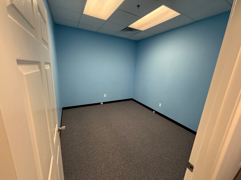 More Photos Of 319 Garlington Rd, Greenville Light Distribution For Lease
