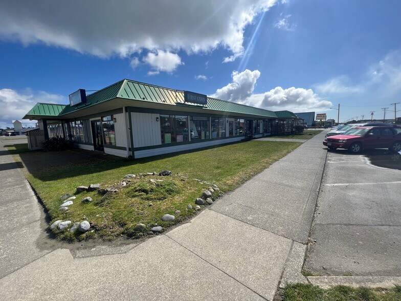 Primary Photo Of 698 Ocean Shores Blvd NW, Ocean Shores General Retail For Lease
