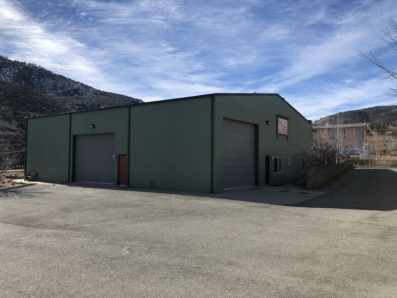 Primary Photo Of 3212 Mt Pinos Way, Frazier Park Light Manufacturing For Sale