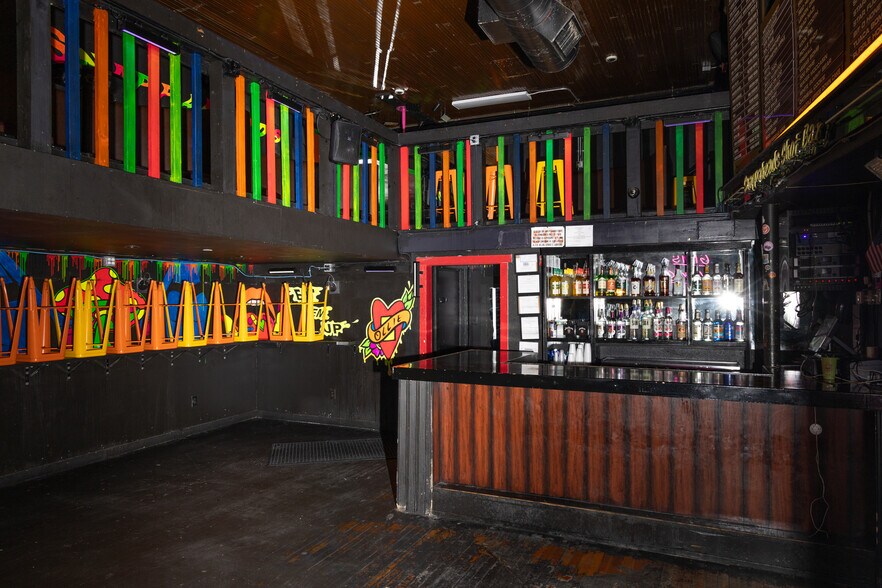 More Photos Of 139 E Hopkins St, San Marcos Bar For Sale