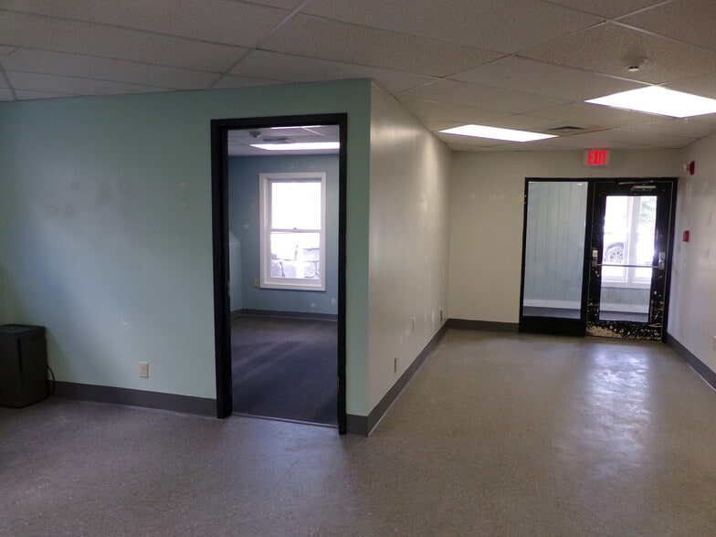 More Photos Of 401 Gilford Ave, Gilford Office For Lease
