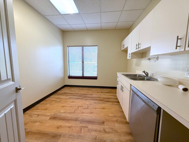 More Photos Of 125 W Pineview St, Altamonte Springs Medical For Lease