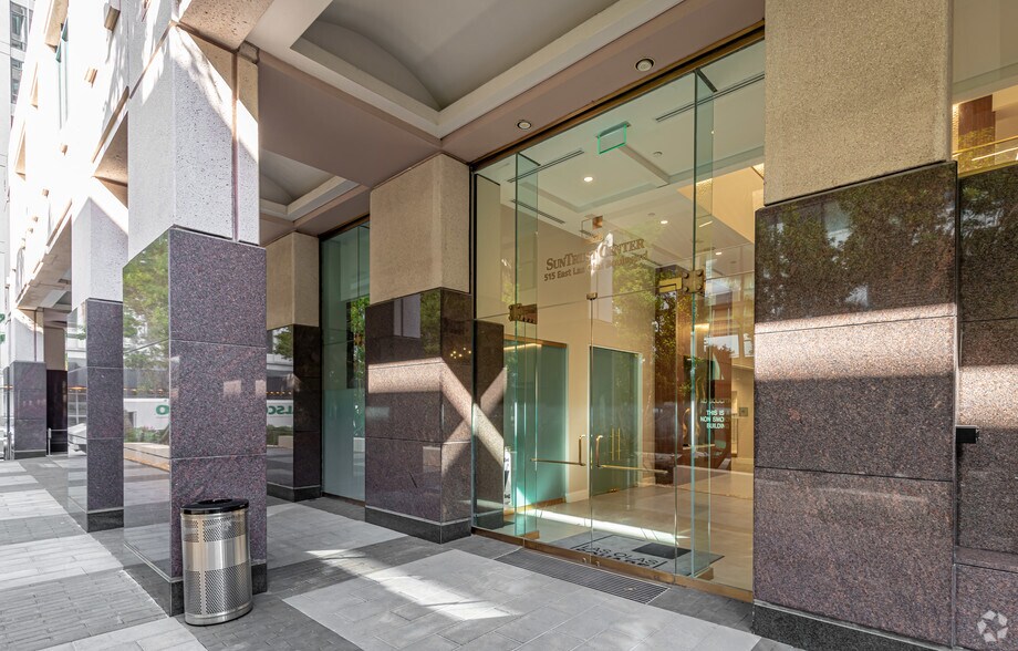 More Photos Of 515 E Las Olas Blvd, Fort Lauderdale Office For Lease