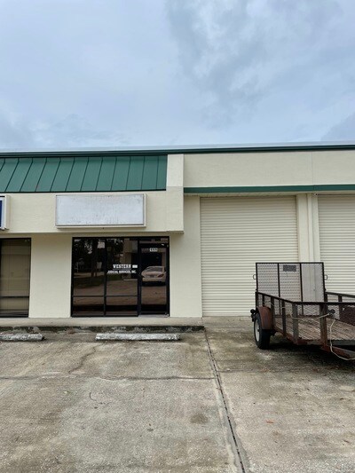 More Photos Of 310 Brunson Blvd, Cocoa Light Distribution For Lease