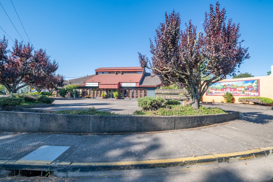 More Photos Of 1010 S Main St, Lebanon Loft Creative Space For Lease