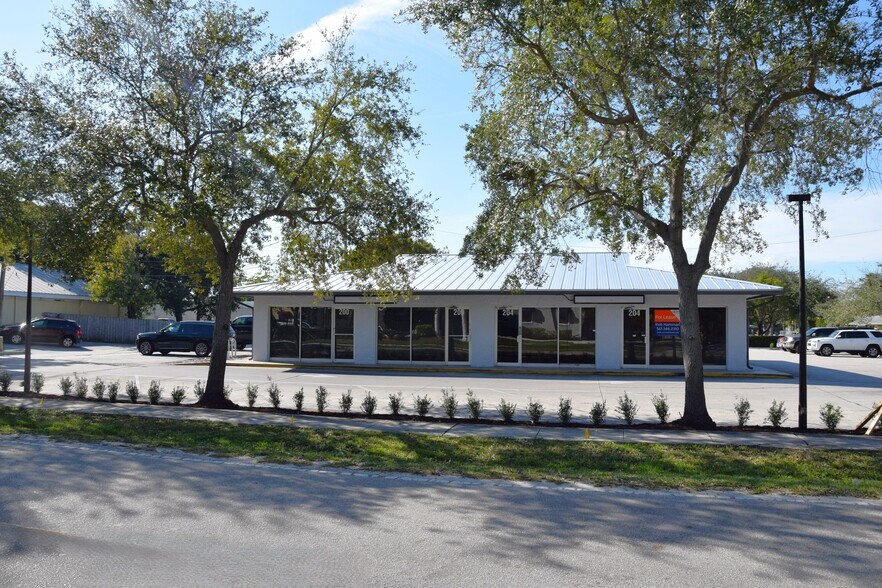 Primary Photo Of 200-220 Hibiscus St, Jupiter Storefront For Lease