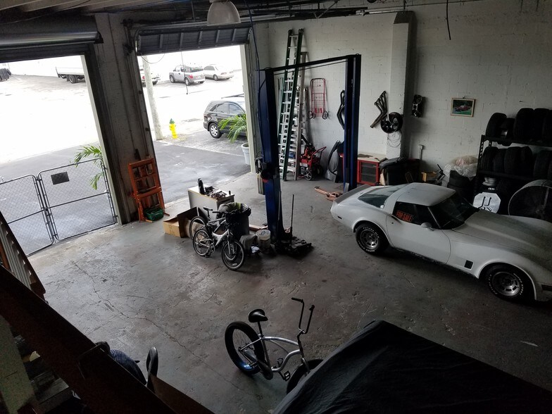 More Photos Of 818-838 NE 40th Ct, Oakland Park Warehouse For Lease