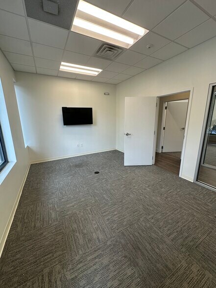 More Photos Of 13553 Atlantic Blvd, Jacksonville Office For Lease
