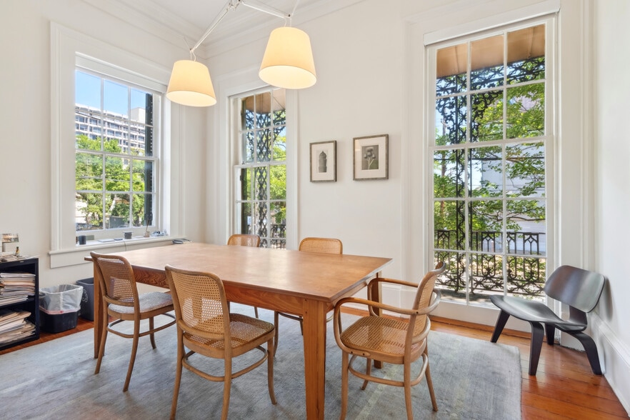 More Photos Of 2200 Prytania St, New Orleans Loft Creative Space For Sale