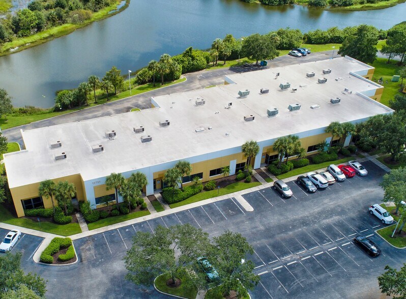 More Photos Of 12751 Westlinks Dr, Fort Myers Office For Lease