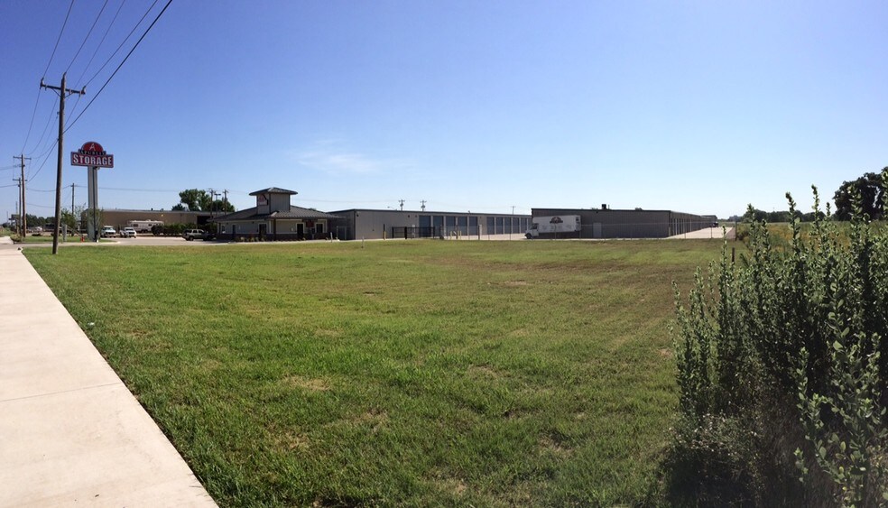 More Photos Of 1302 S MacArthur Blvd, Oklahoma City Land For Lease