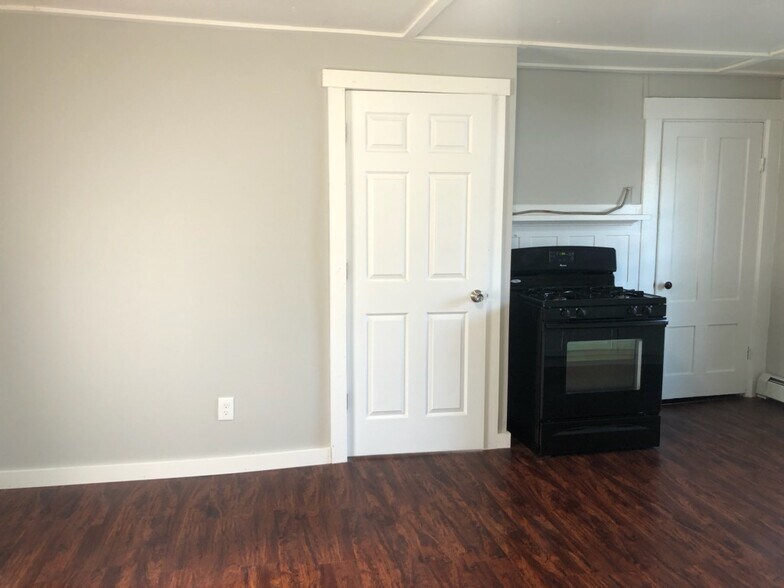 More Photos Of 14 Cedar St, Skowhegan Apartments For Sale