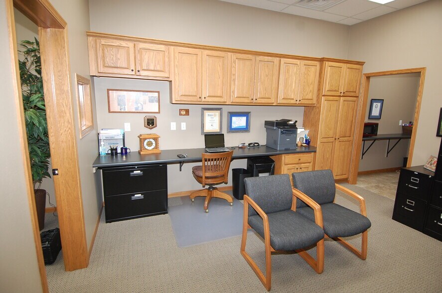 More Photos Of 217 8th Ave, Wellman Medical For Lease