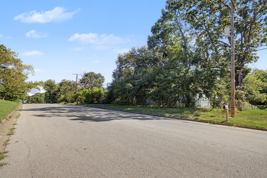 More Photos Of 3002 S Sam Houston Ave, Huntsville Land For Sale