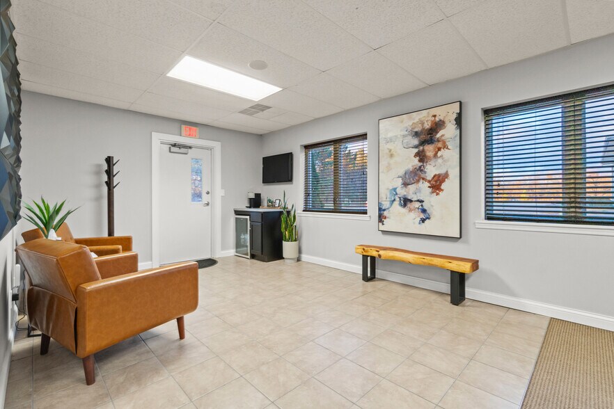 More Photos Of 2916 Alta Ln, Peoria Warehouse For Lease