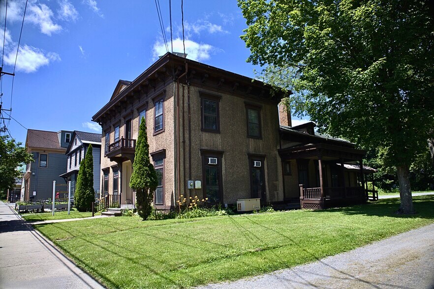 More Photos Of 72 Main St, Delhi Office Residential For Sale