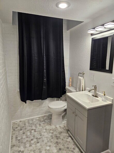 More Photos Of 302-304 S River Park Dr, Guttenberg Apartments For Sale