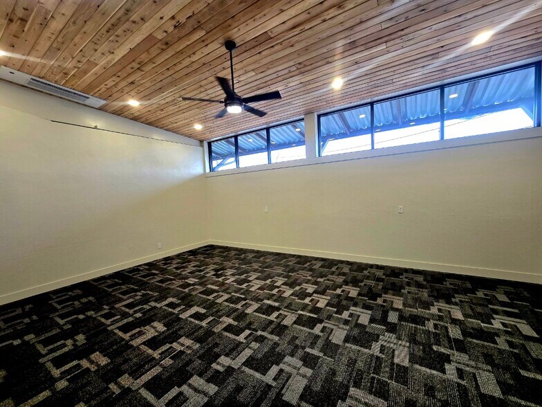 More Photos Of 20 2nd Ave E, Kalispell Office For Lease