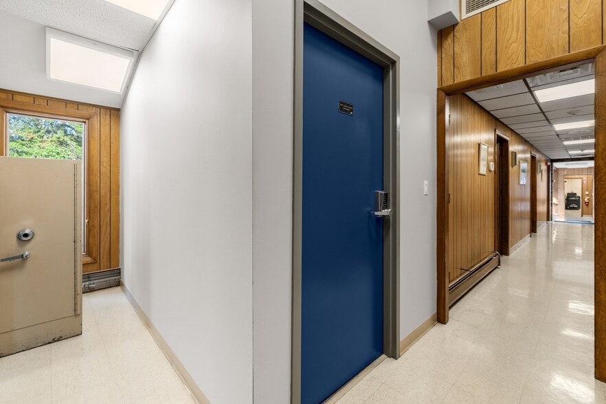 More Photos Of 513 Mill St, Marion Research And Development For Sale