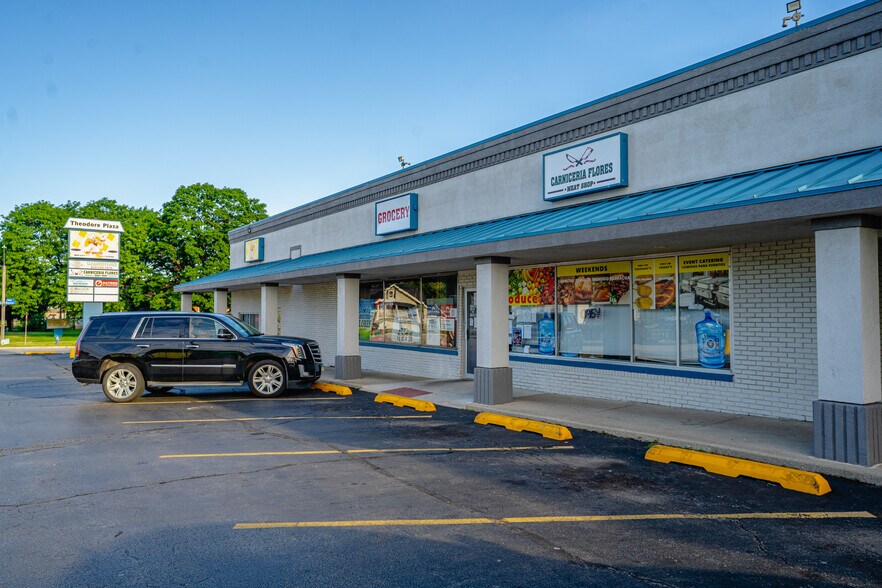 More Photos Of 800 Theodore, Crest Hill Convenience Store For Sale