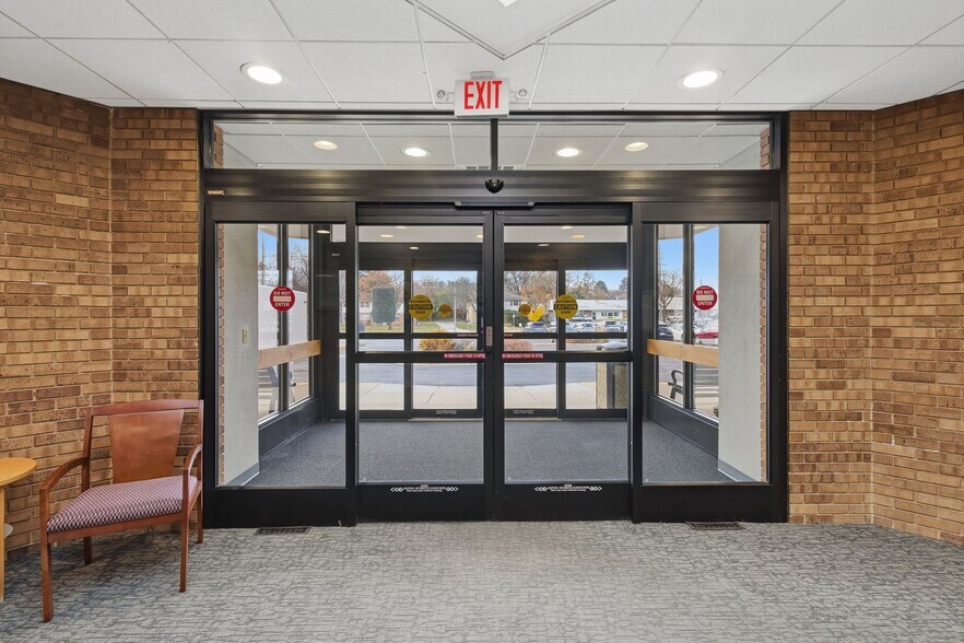 More Photos Of 1111 Delafield St, Waukesha Medical For Lease