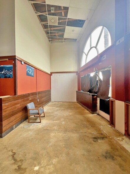 More Photos Of 5470 E 2nd St, Long Beach Storefront For Lease