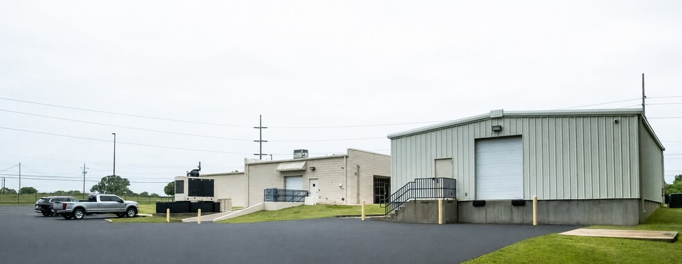 More Photos Of 4916 E 66th St N, Tulsa Office For Sale