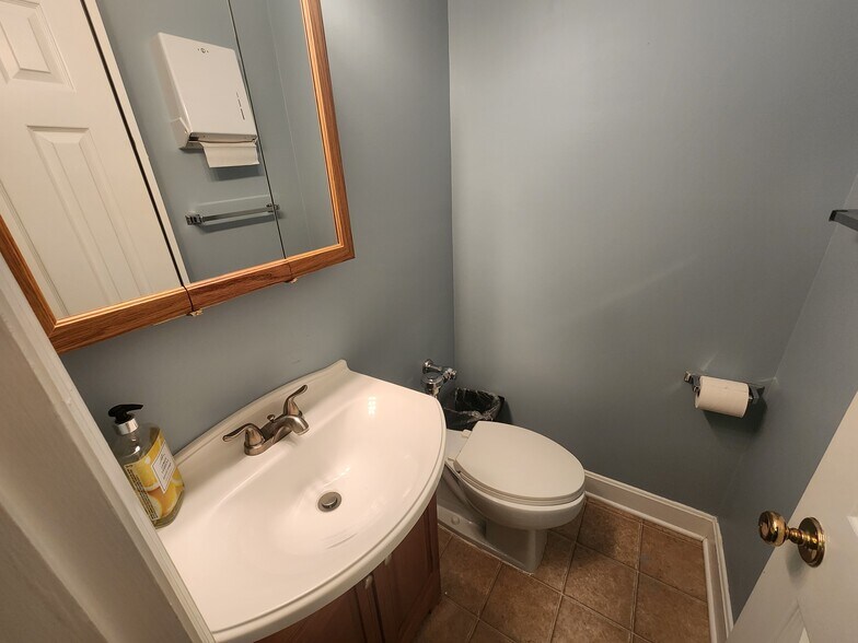 More Photos Of 4727 Cornell Rd, Blue Ash Office For Lease