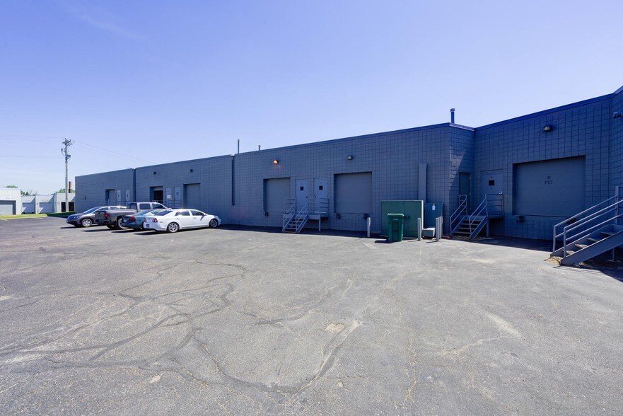 More Photos Of 5250-5280 W 74th St, Edina Light Distribution For Lease