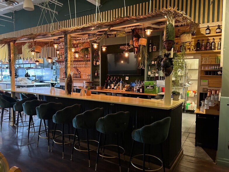 More Photos Of 4150-4154 W Broadway, Golden Valley Storefront For Sale