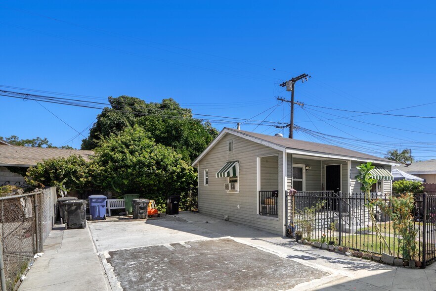 More Photos Of 239 W 43rd St, Los Angeles Apartments For Sale