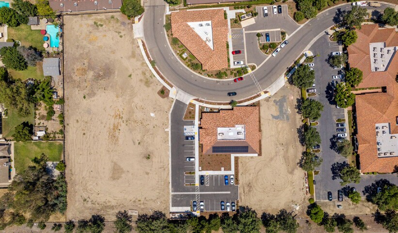 More Photos Of Avenida De Los Robles, Visalia Office For Lease