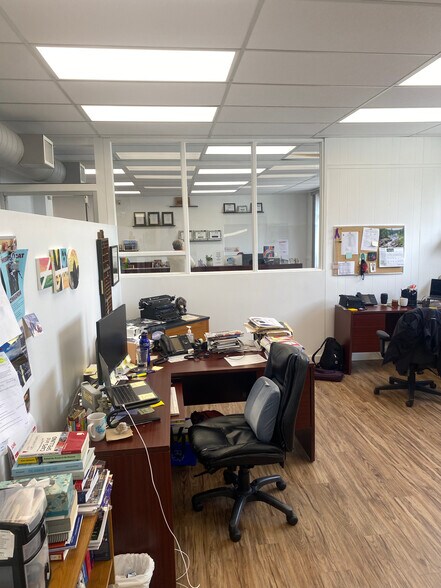 More Photos Of 4918 Napier St, Port Alberni Flex For Sale