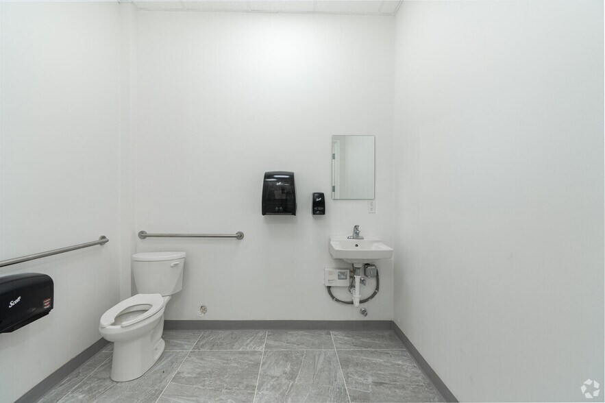 More Photos Of 20450 NW 2nd Ave, Miami Storefront For Lease