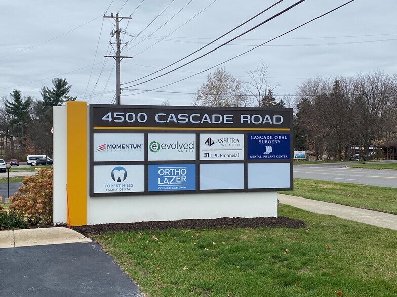 More Photos Of 4500 Cascade Rd SE, Grand Rapids Medical For Lease