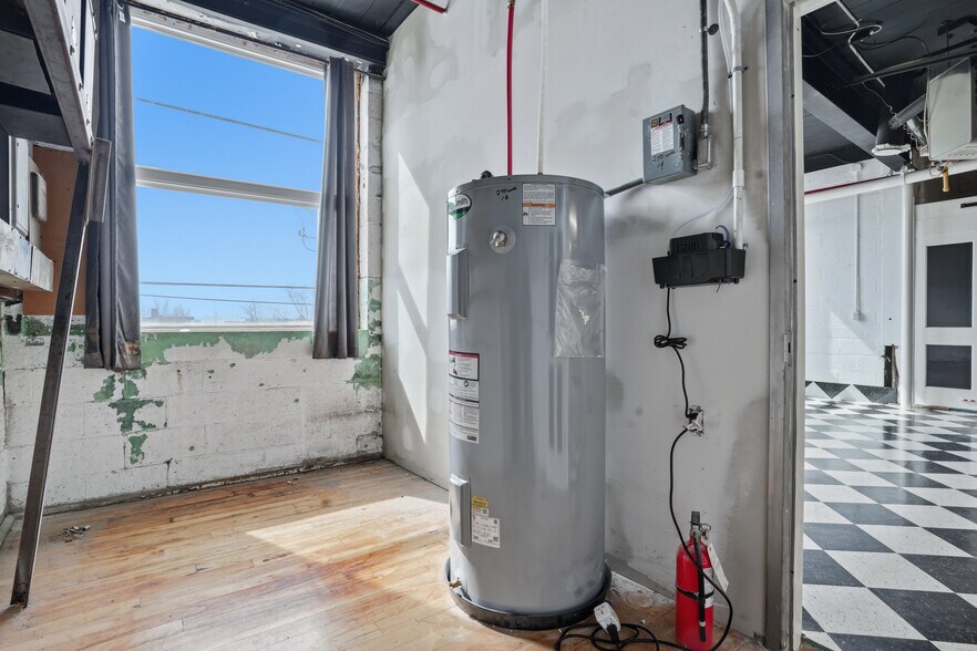 More Photos Of 120 Webster St, Pawtucket Manufacturing For Sale