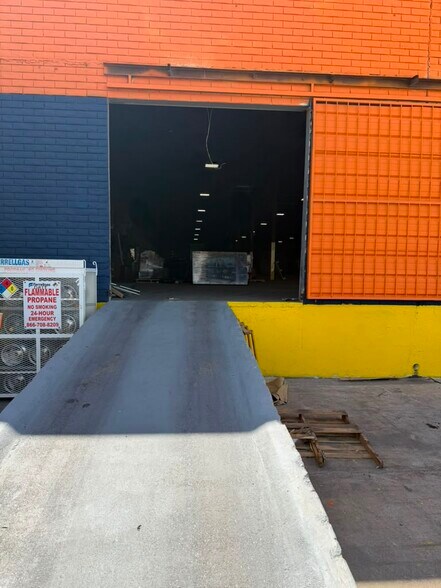 More Photos Of 4603 Warehouse Ln, Laredo Warehouse For Lease
