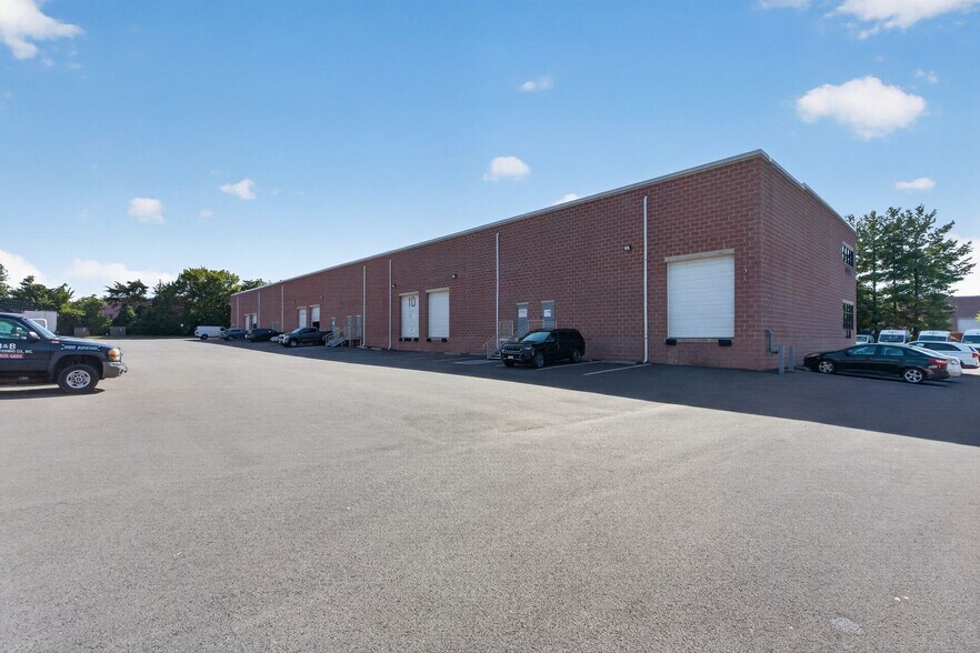 More Photos Of 22580 Glenn Dr, Sterling Showroom For Sale