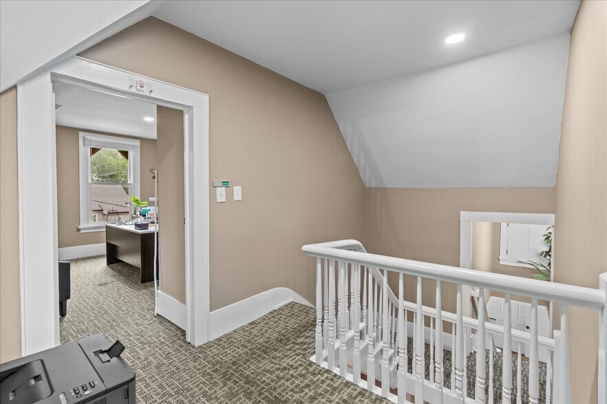 More Photos Of 306 N Thornton Ave, Dalton Office For Sale