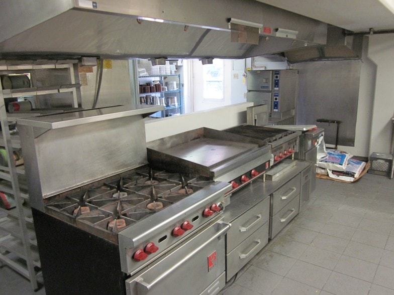 More Photos Of 5310 Dickensheet Rd, Coolin Hotel For Sale